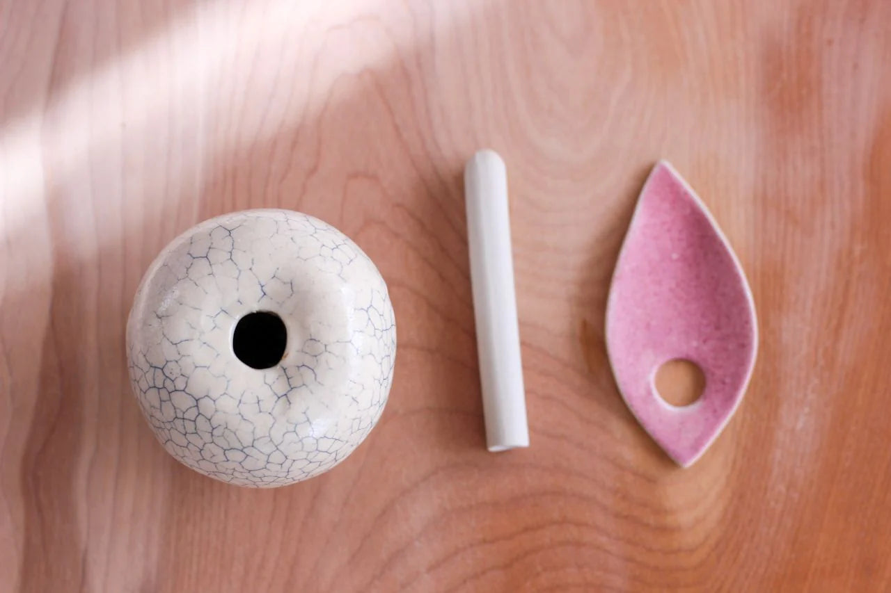 Yumidoai Apple Vase - Japanese Handcrafted Ceramic