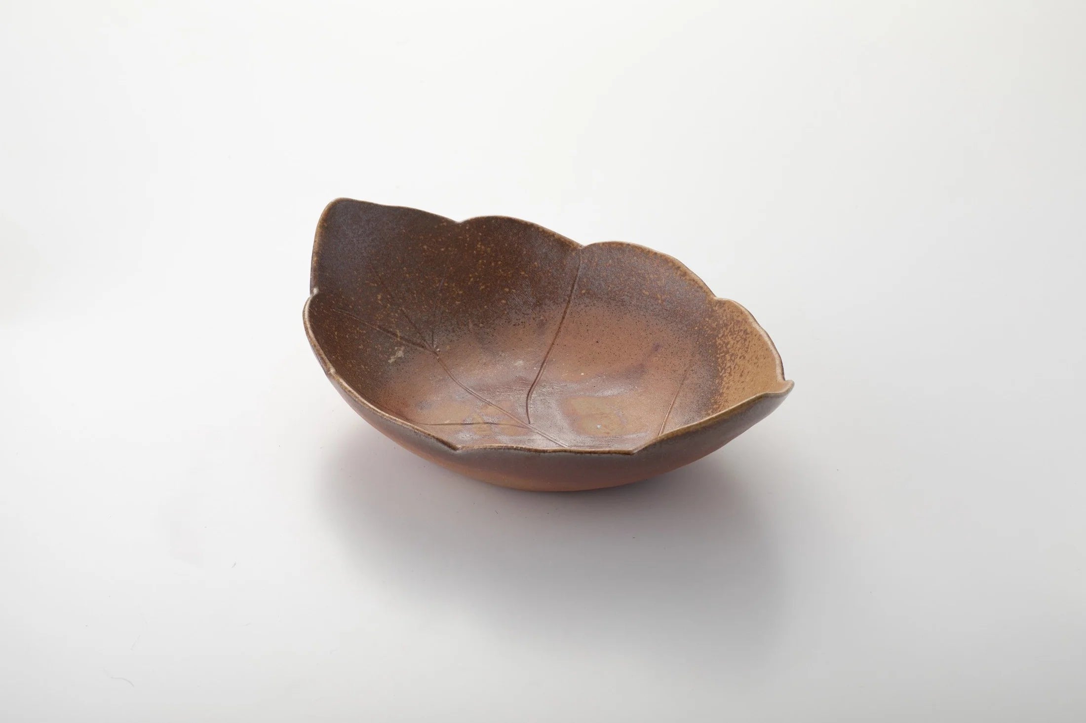 ONIBIZEN Bizen Ceramic Leaf Plate – Handcrafted in Japan